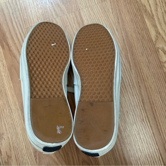 Disney Eeyore Winnie The Pooh White Womens Size 7 Leather Mules Sneakers Shoes - Picture 4 of 6